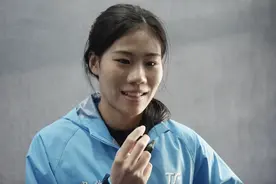 “竿”上逐梦！牛春格以4米47获女子撑竿跳高冠军图片