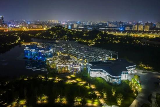 夜游百年古园林、登陆世界冒险岛 本周文旅指南
