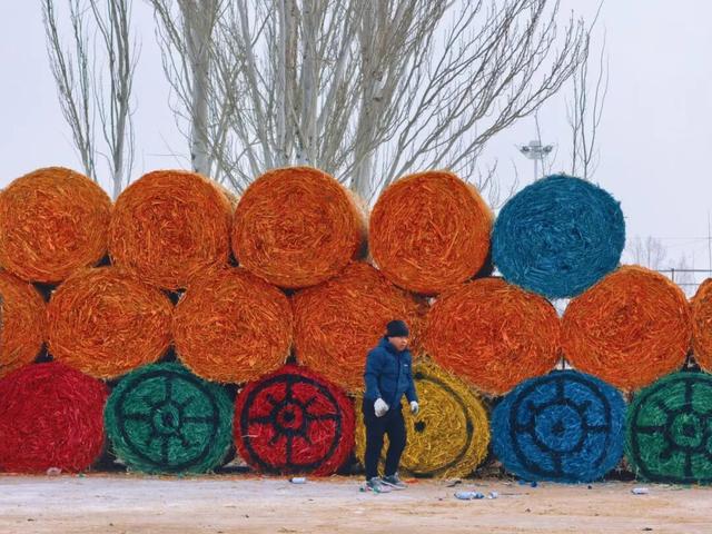 别问冷不冷，就问明天10点哈素海你到不到！冬捕、温泉、美食这里全！都！有！