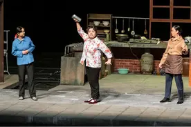 重温80年代幸福回忆，北电表演学院师生校友创排《向阳里8号楼》图片