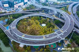福州尤溪洲南立交提升改造工程全面完工 黄花风铃木公园全新亮相图片