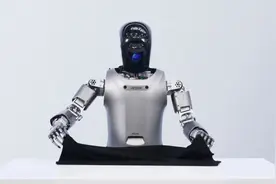 人形机器人更聪明了图片