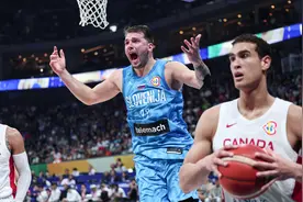 加拿大首进男篮世界杯4强，东契奇遭驱逐直言判罚不公图片