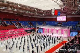 回母校，办一场婚礼图片