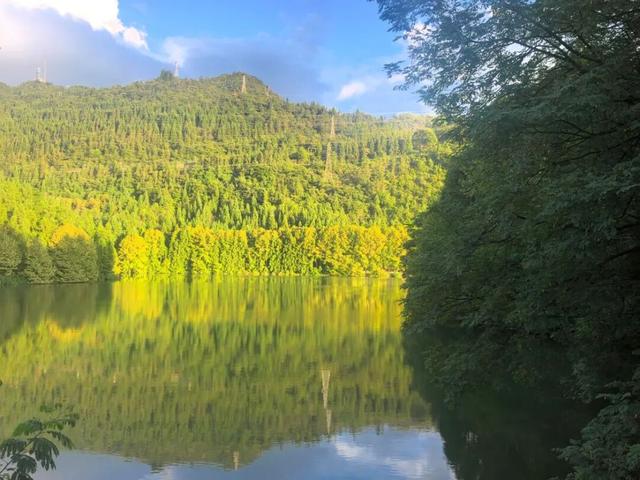 兴听普安||秀美南山湖