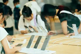 下周一开始，购买手机、平板电脑和智能手表等都能享受补贴！究竟如何买才能最划算？一文Get图片