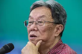 王蒙在人民日报撰文，回忆如何在19岁写出《青春万岁》图片
