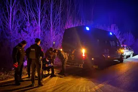 半夜荒山，无人机热成像锁定目标！图片