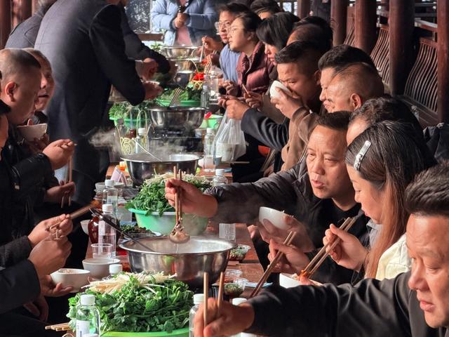 玩法上新，暖意升级！安顺冬游很“热”