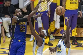 （体育）篮球——NBA常规赛：湖人胜勇士图片