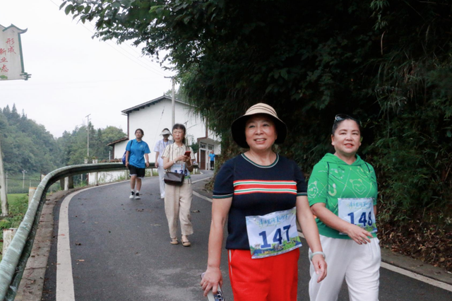 “清凉宽阔 夏日村市”丨宽阔镇“健康同行·共览宽阔风光”徒步活动举行