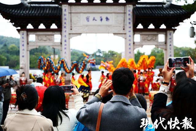 2025栖霞山“江山入戏”赏枫系列活动开启：邀您入景入戏，共赴山间风雅