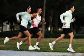 从“国货之光”到“新锐青年制服”，鸿星尔克做对了什么？图片