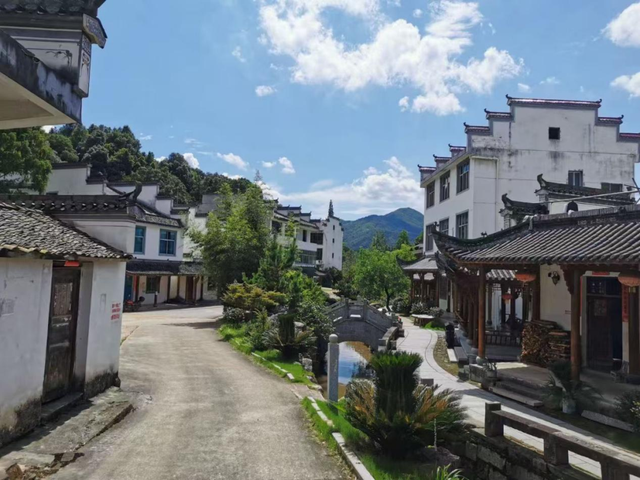 高安有座‘三色镇’：绿得洗肺、古得暖心、红得深刻，华林山初冬来刚好！