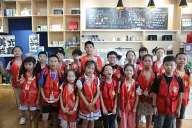 “小黄鹂”记者团走进局门路，实践之旅让新闻知识“活”起来图片
