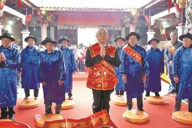 “两岸一定要带着这种亲情、祝福向前走”——台湾知名媒体人郭正亮漳州谒祖之旅图片