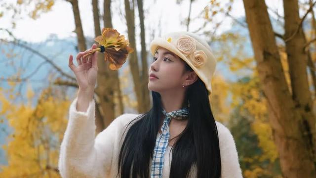 乐山藏着一处 “黄金秘境”？这里的银杏雨，让游客拍到不愿走！