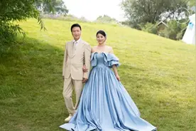 黑龙江58岁头婚新郎迎娶42岁新娘：相信爱情图片