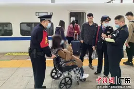 孕妇高铁上突发不适  多方联手救助守护平安图片
