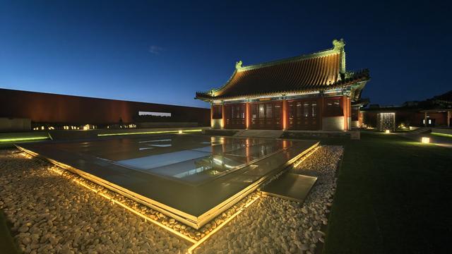 光影交织，在隆福寺顶楼看京城夜景璀璨