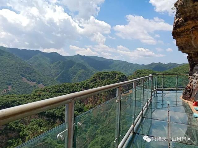 山洪褪去，澄澈归来，天子山景区已开园，快来这里进行一次心灵与自然的洗礼吧！