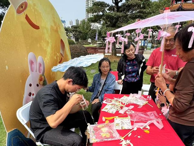 “石榴花开”别样红，东湖牡丹园节庆氛围浓