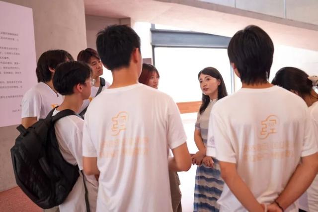 瞧！赞皇迎来了一群南开大学的客人~