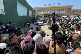 郭有才粉丝10天涨破千万：“520”不回菏泽南站直播，当地已劝离扰民人员图片