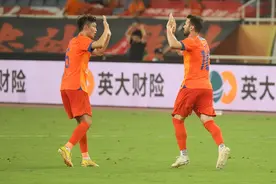 泰山点球大战淘汰曼谷联队 成中超第3支跻身亚冠精英联赛球队图片