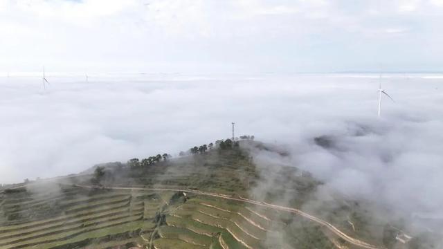 安定区：云海铺展处 城乡如仙境