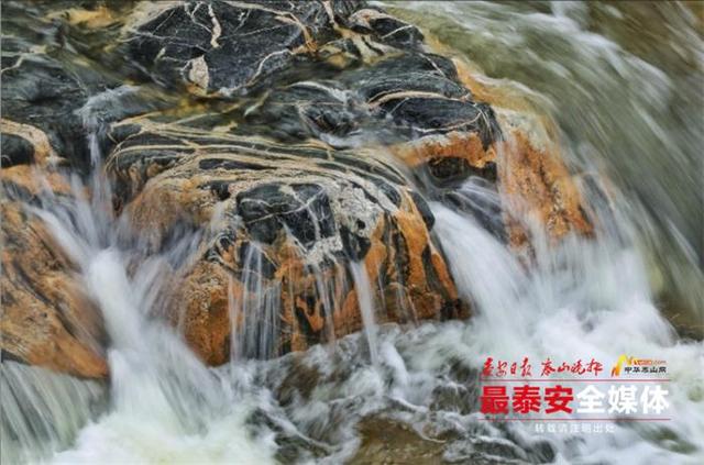 青绿泰山 清凉一夏丨夏天的正确打开方式！泰山彩石溪承包你的清凉自由