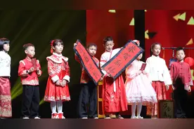 小小魔术中绽放奇迹！广州市第二届少儿魔术交流展演举办图片