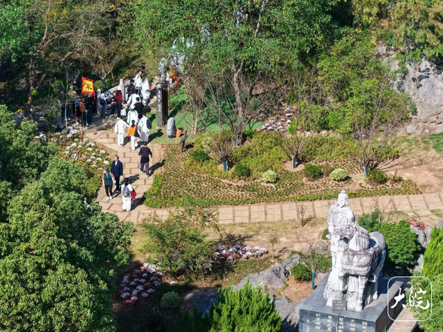 2025池州“九日齐山登高”重阳季活动启幕 近千人参与