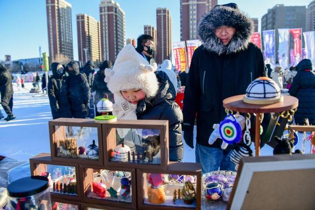 首次走进城市 第二十一届内蒙古自治区冰雪那达慕开幕