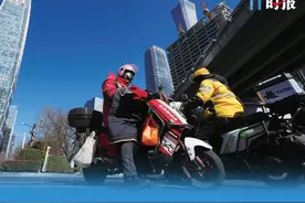 没有对比就没有伤害！京东首批外卖小哥已签约“社保时代”  美团何时落实？图片