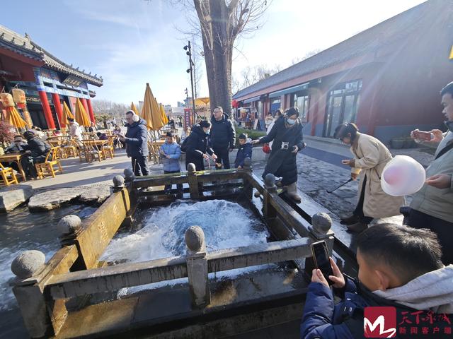 泉水“沸腾”迎新年，清照泉城·明水古城成济南元旦打卡热点