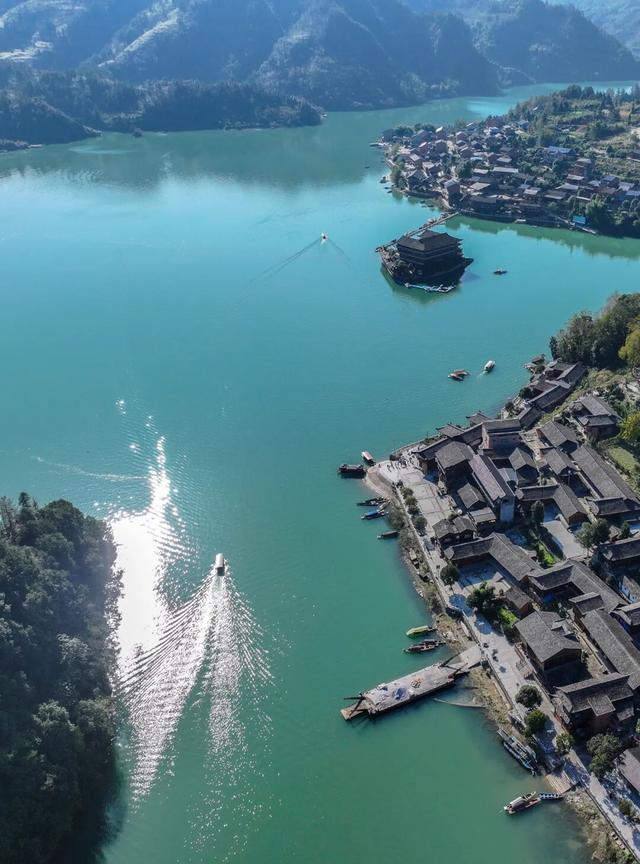 大山里的土家山寨