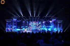 吉狄马加：人类、诗歌和科学终将继续并肩而行｜成都国际诗歌周图片