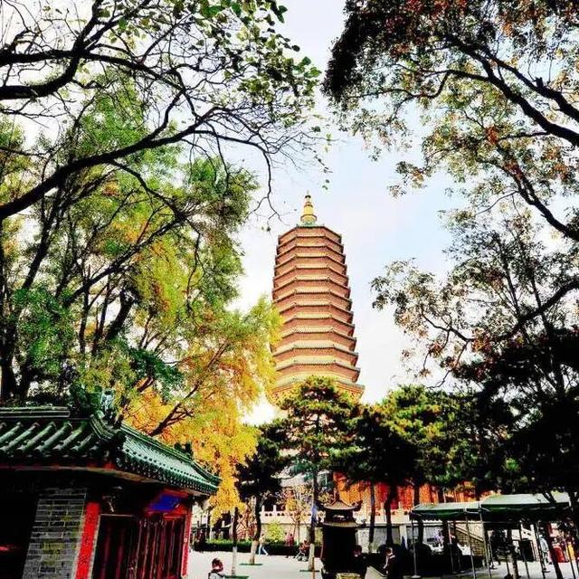 人少景美！北京这些古刹红叶正在最佳观赏期！