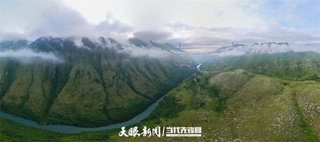 壮哉！地球裂缝之上一个大写的“一”