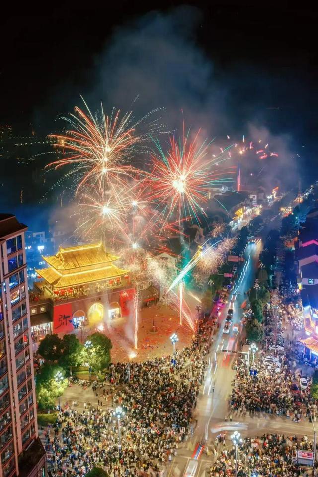 弥勒，人气爆棚！