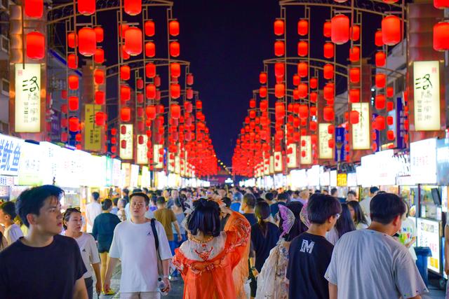 洛阳老城区暑期文旅“火”出圈：280万人次打卡洛邑古城
