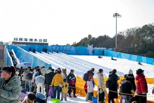 来松江玩雪！上万平方米冰雪世界开园