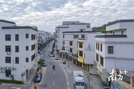 创新激励机制，信宜撬动建筑企业“反哺”地方建设图片