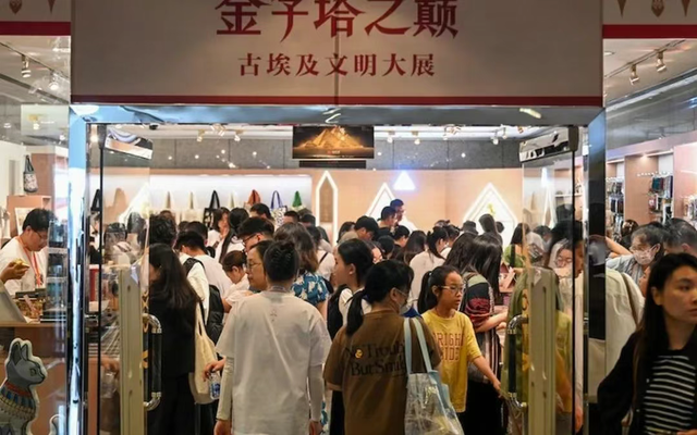 上海高精力牛马半夜3点排队进博物馆约会？法老都得加班的上博埃及展一年赚了7个亿