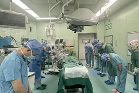 捐献器官挽救3人性命，3岁天使来过这个世界图片