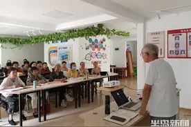 我和我的城市丨“在村里上老年大学，以前想都不敢想！”家门口的老年大学，“老”幸福了！图片