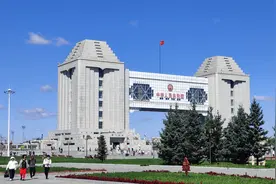 边疆党旗红丨旅游小城满洲里，如何通过种水果稳边富民图片
