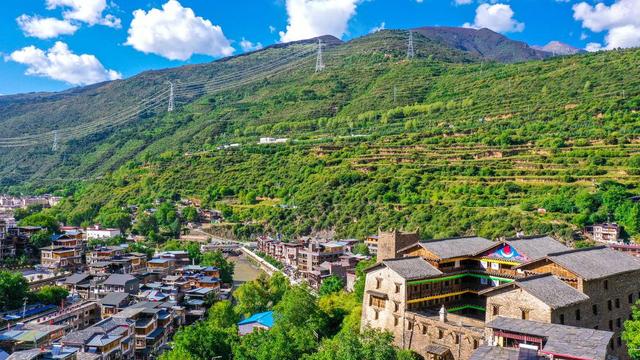 打造文旅融合新标杆 高原名城马尔康这样撬动市场