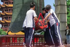准考证=“通行证” 全国多个景区为中、高考生送福利图片